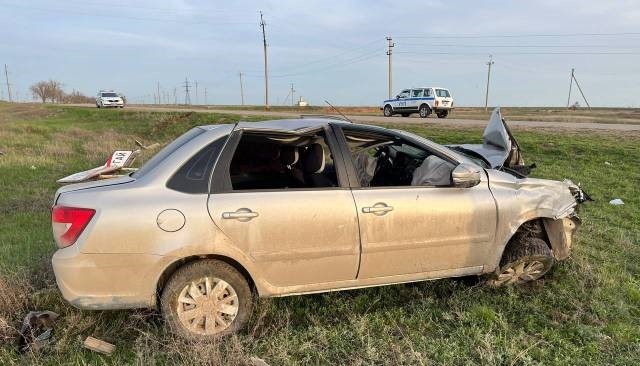 52-летний водитель «Гранты» пострадал, улетев в кювет в Саратовской области