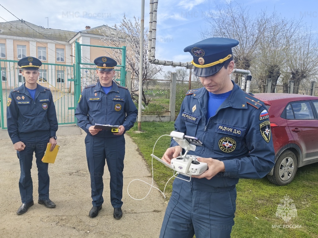 Нам сверху видно всё!»: МЧС ищет нарушителей с помощью дронов