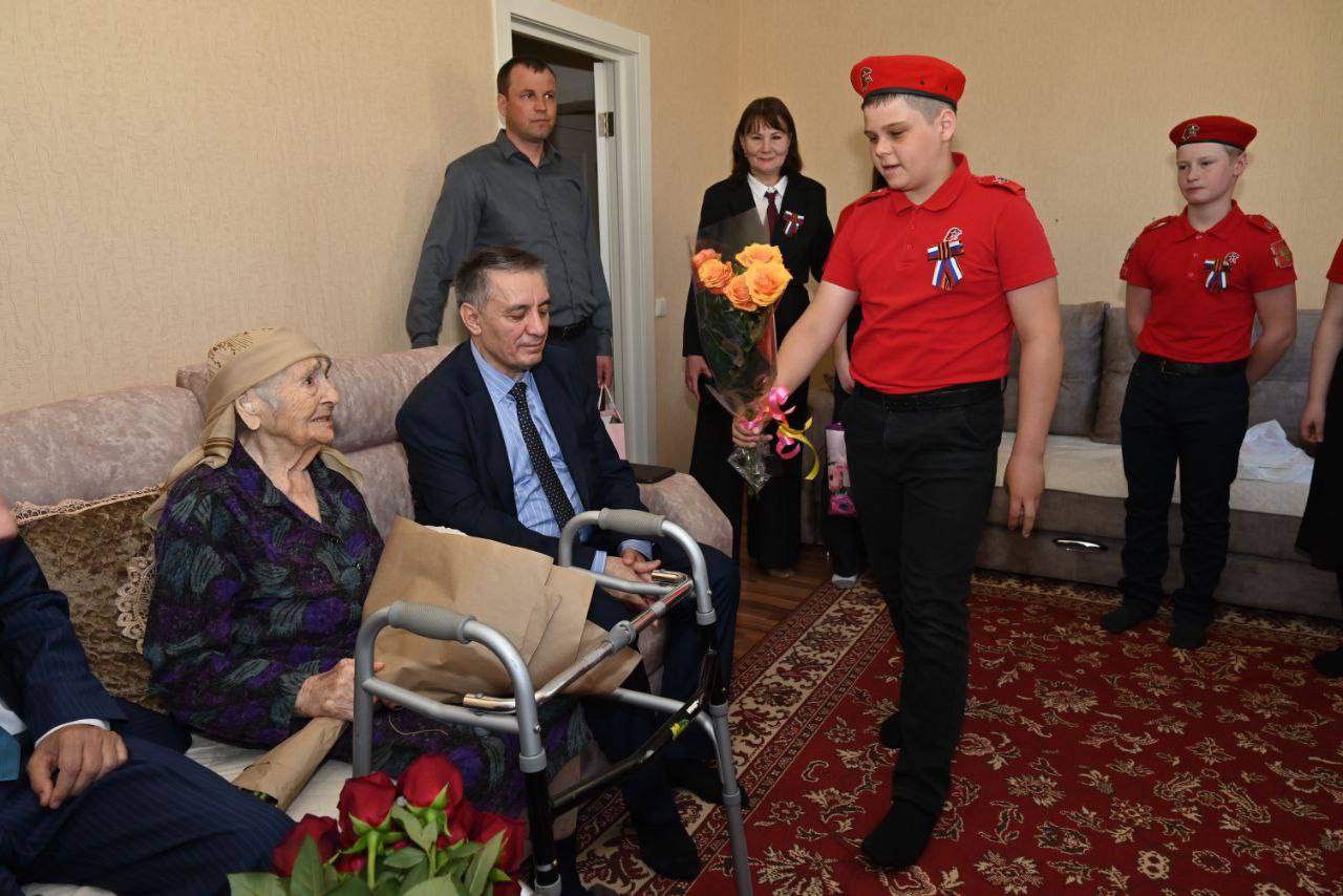 Поздравление с днем Победы Марии Михайловны Арзумановой от школьников