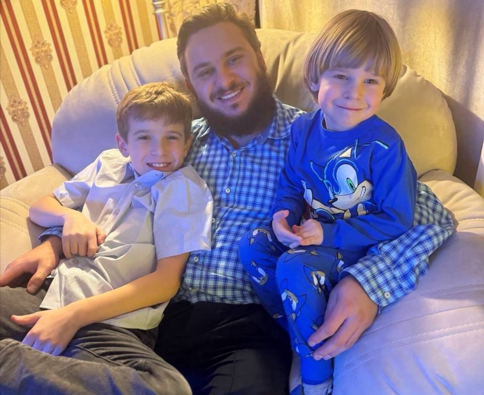 Популярный саратовский священник призывает "не осуждать тех, кто ест оливье"