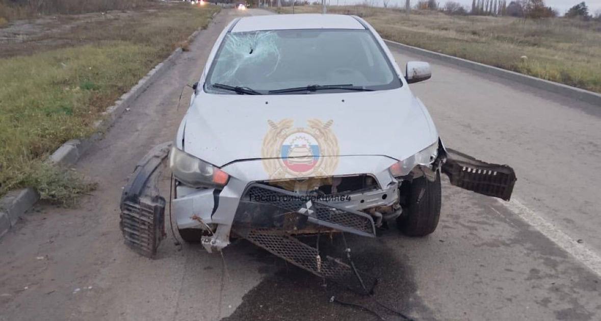 В Ленинском районе Саратова под колесами иномарки погиб мужчина