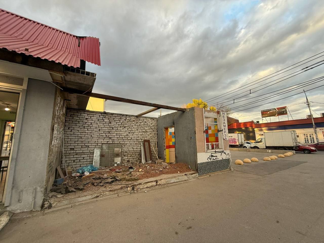 Саратовцев просят сообщать в мэрию о появлении на улицах новых объектов взамен снесенных