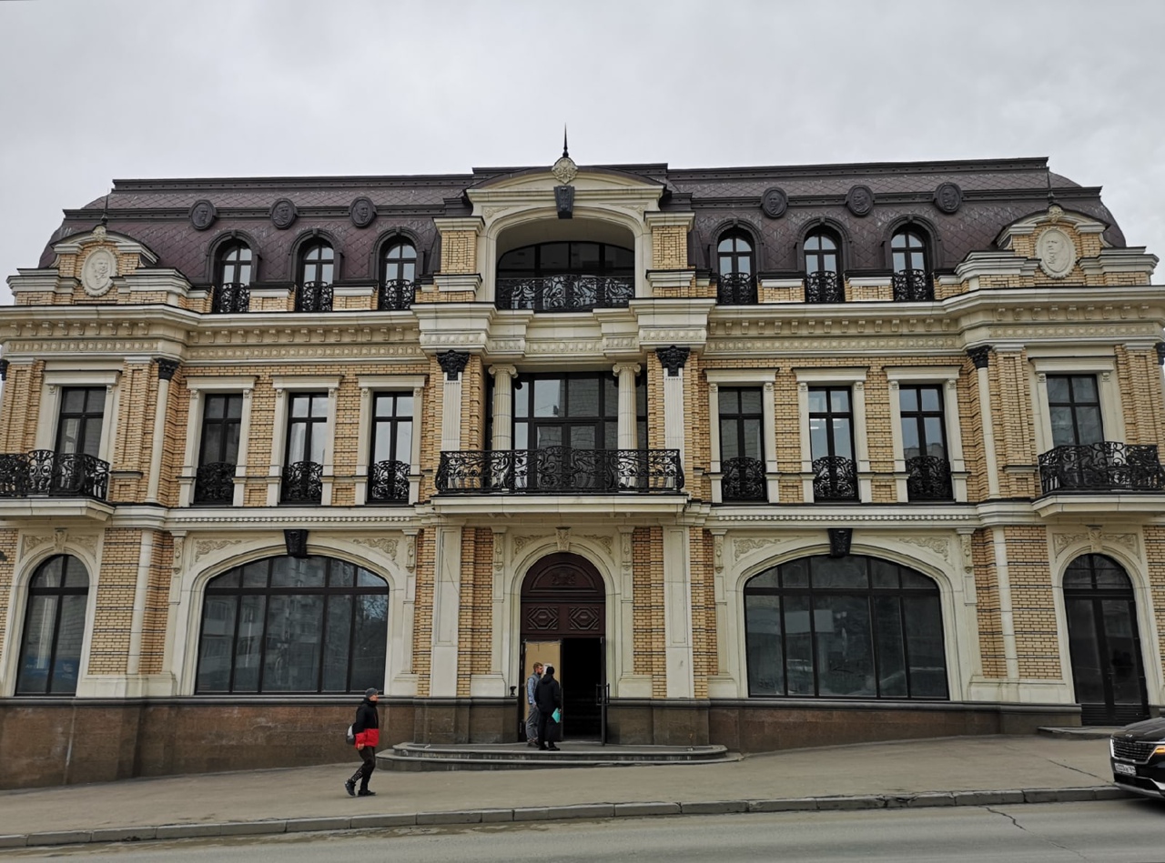 Саратовский музей получит в подарок на юбилей картинную галерею