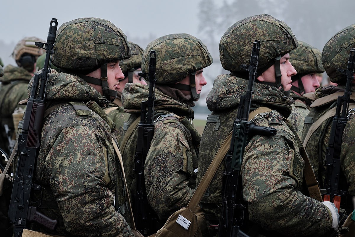 Саратовские военнослужащие в зоне спецоперации поднимут в воздух портреты фронтовиков