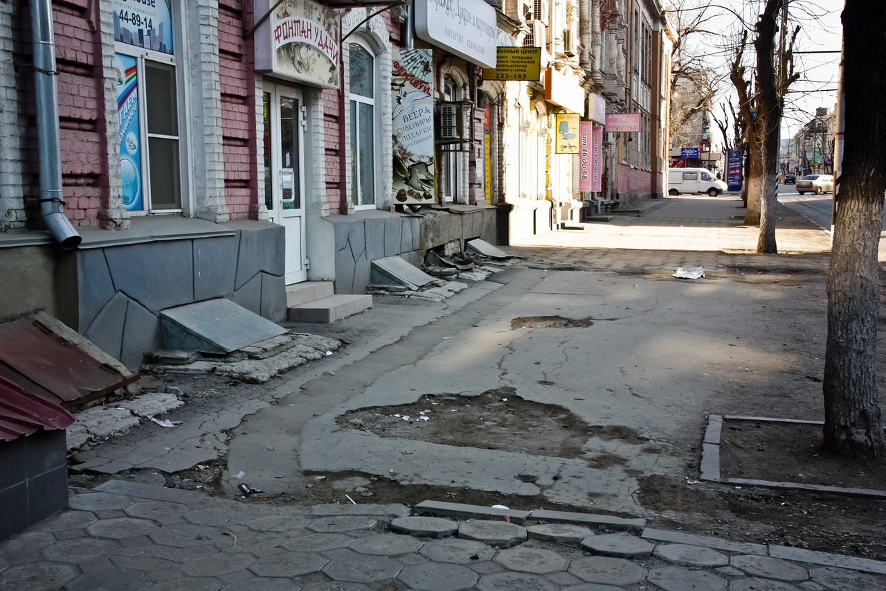 В 28 районах Саратовской области отремонтируют тротуары