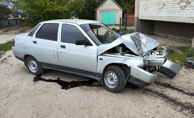 19-летний водитель «десятки» врезался в жилой дом в Саратовской области