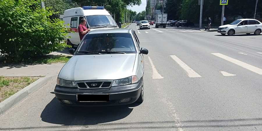 «Нексия» сбила пенсионера в Саратове на Большой Горной: полицейские ищут очевидцев ДТП