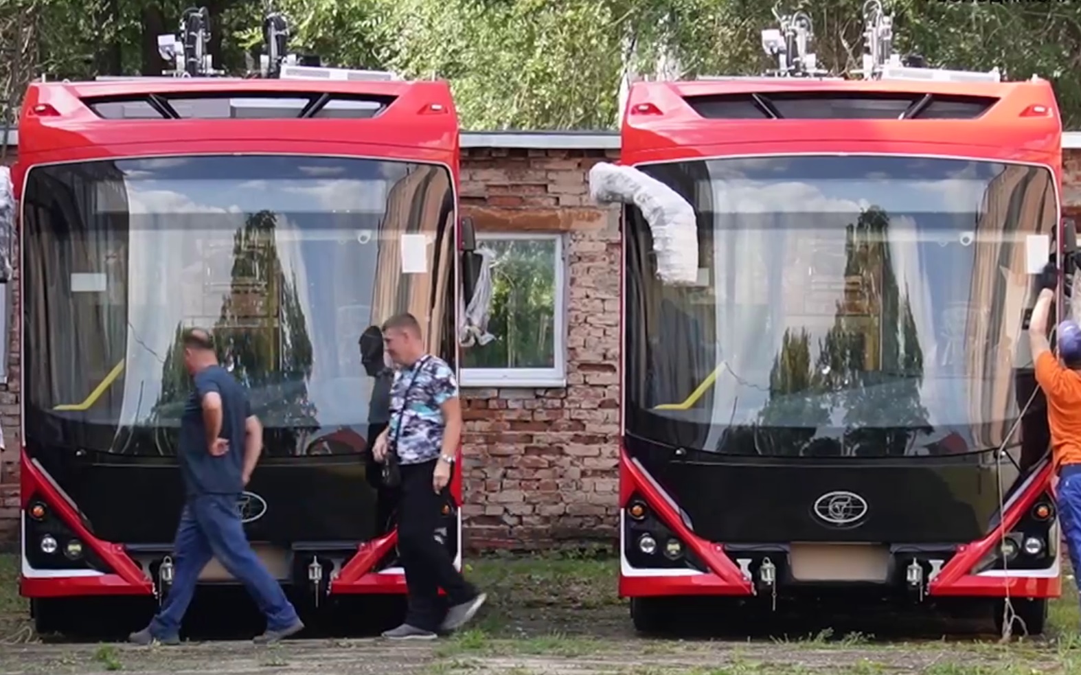 В Балаково прибыли два новых троллейбуса «Адмирал»