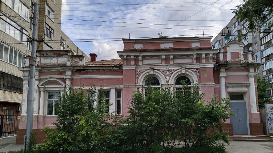 В центре Саратова разрушается старинный особняк: возбуждено уголовное дело