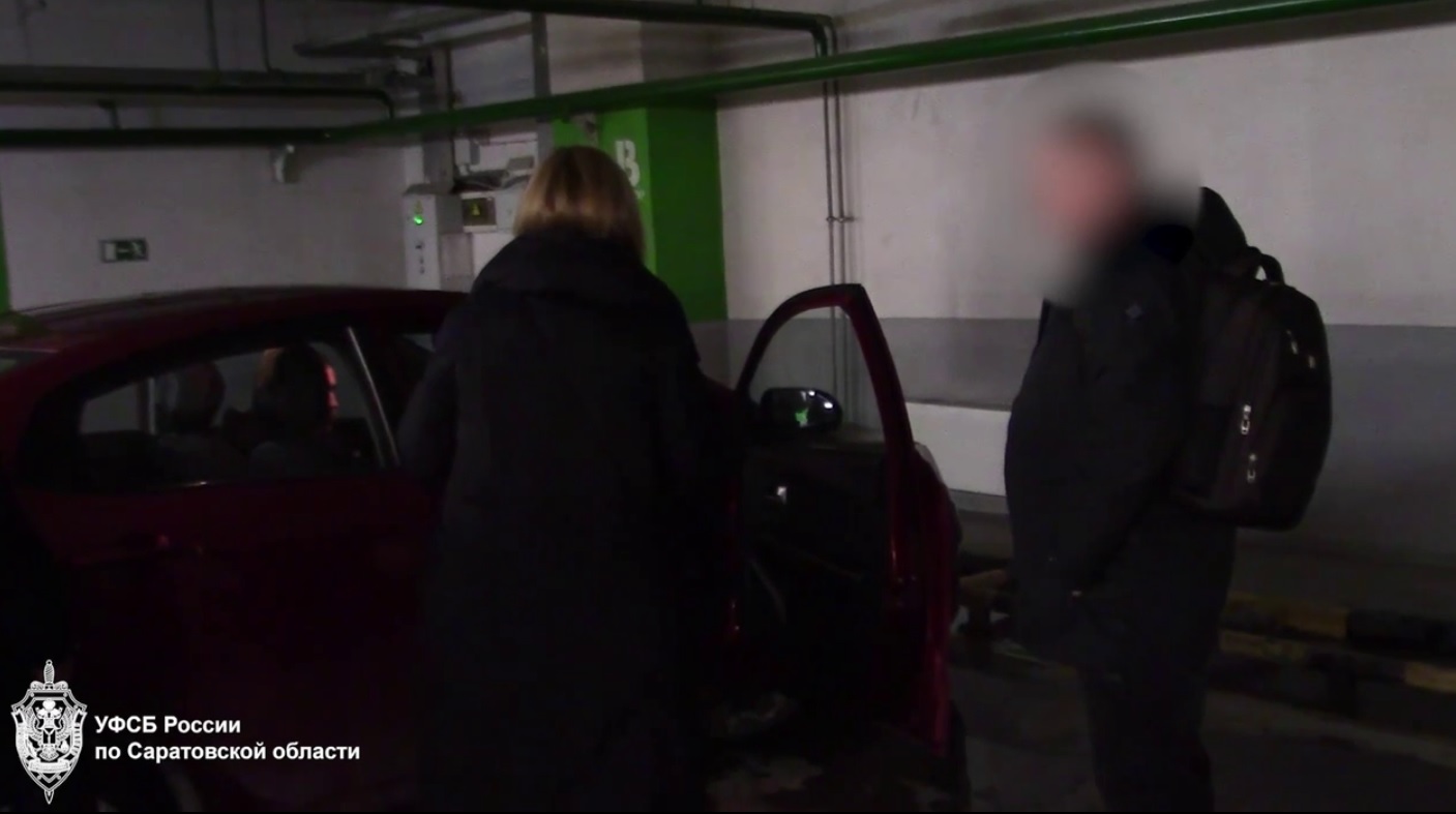 Подкуп в 400 тысяч на парковке саратовского ТЦ: расследование завершено