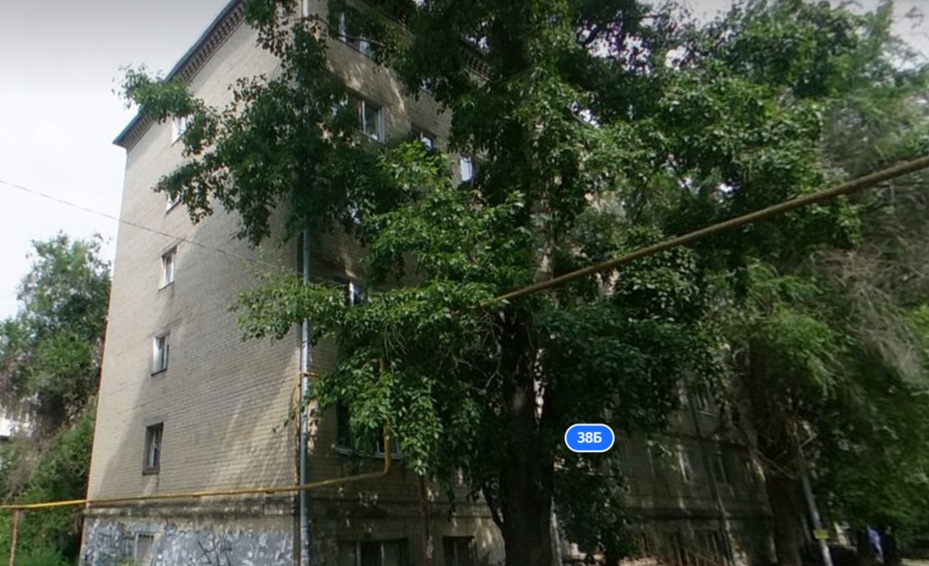 В Саратове из горящей на пятом этаже квартиры спасли мужчину В Саратове из горящей на пятом этаже квартиры спасли мужчину