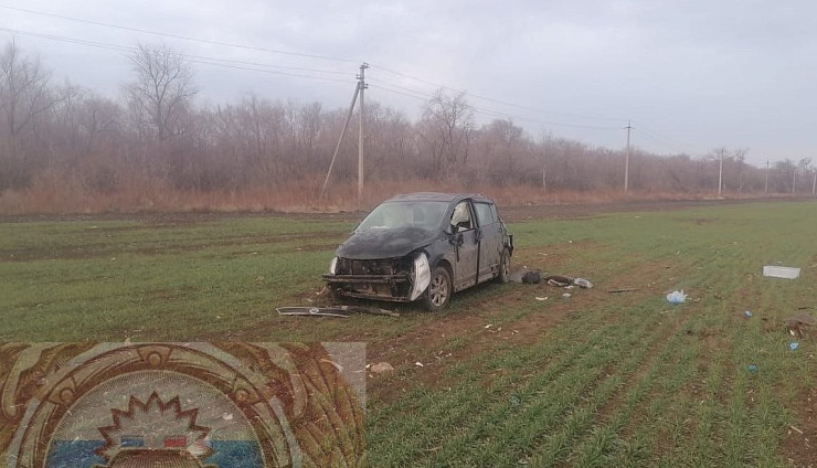 На трассе в Саратовской области автоледи не удержала Nissan и погибла