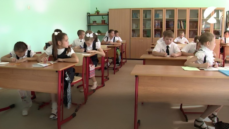 Саратовских родителей просят рассказать о проблемах, с которыми сталкиваются в школах