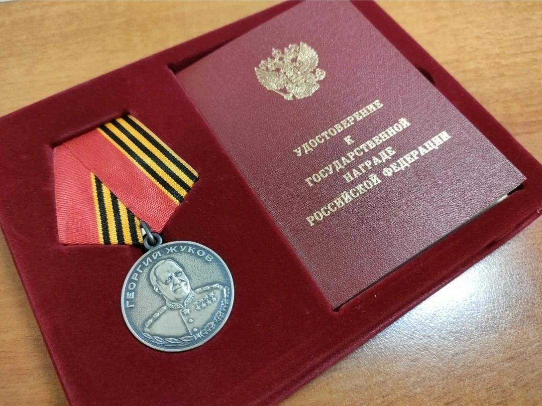 Саратовского бойца спецоперации наградили медалью Жукова