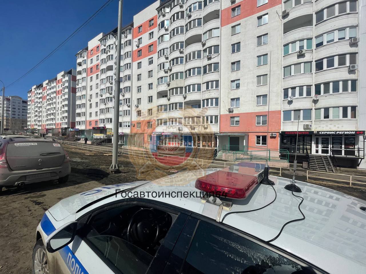 В саратовском микрорайоне оштрафовали водителя за езду по тротуарам