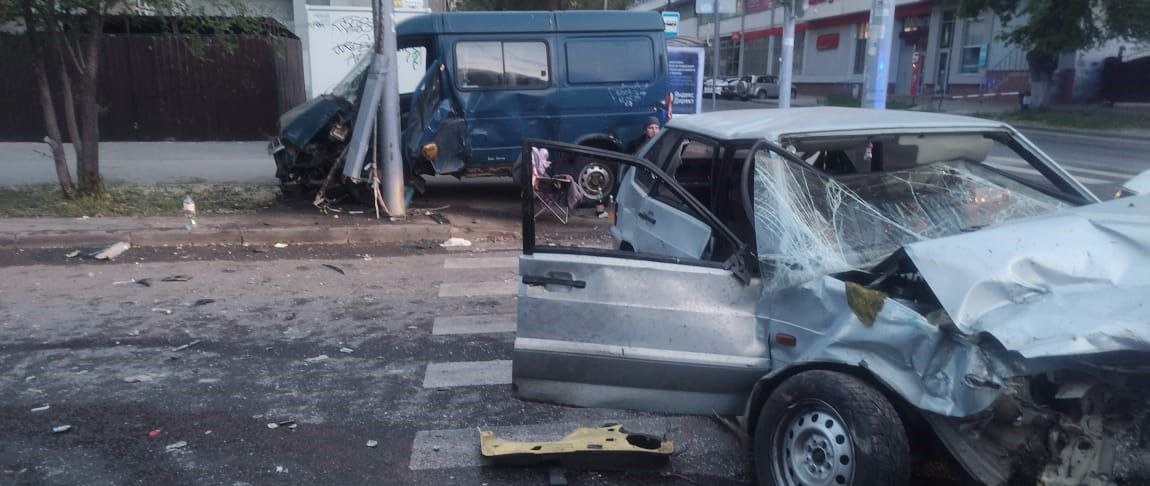 20-летний пассажир «четырнадцатой» пострадал в ДТП в центре Саратова