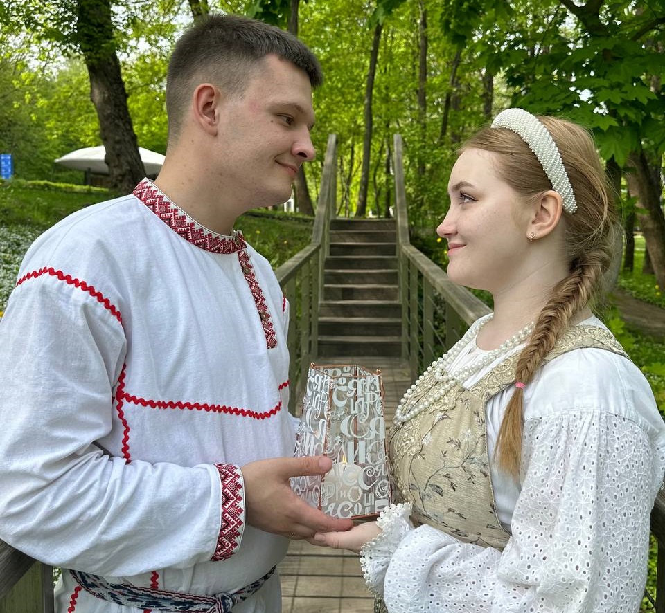 Возлюбленные из Саратова поженились на выставке «Россия»