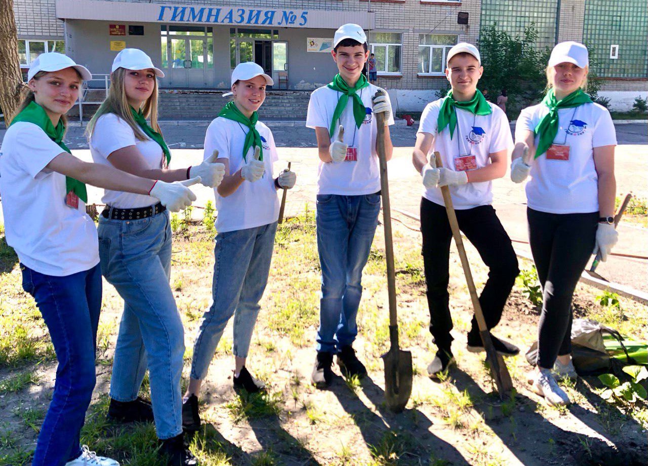 В летние каникулы саратовские школьники подрабатывают артистами и операторами колл-центра