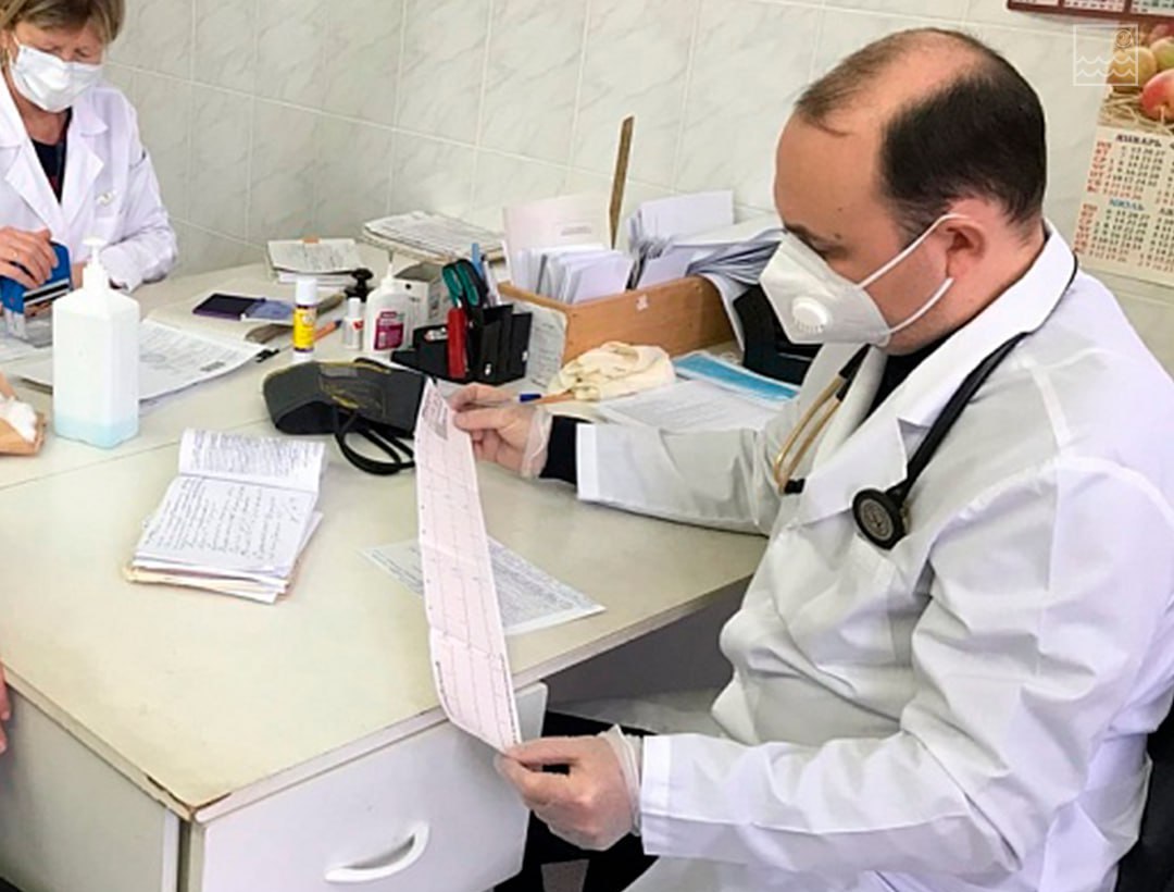 Получившим миллион рублей земским медикам разрешат поменять место работы