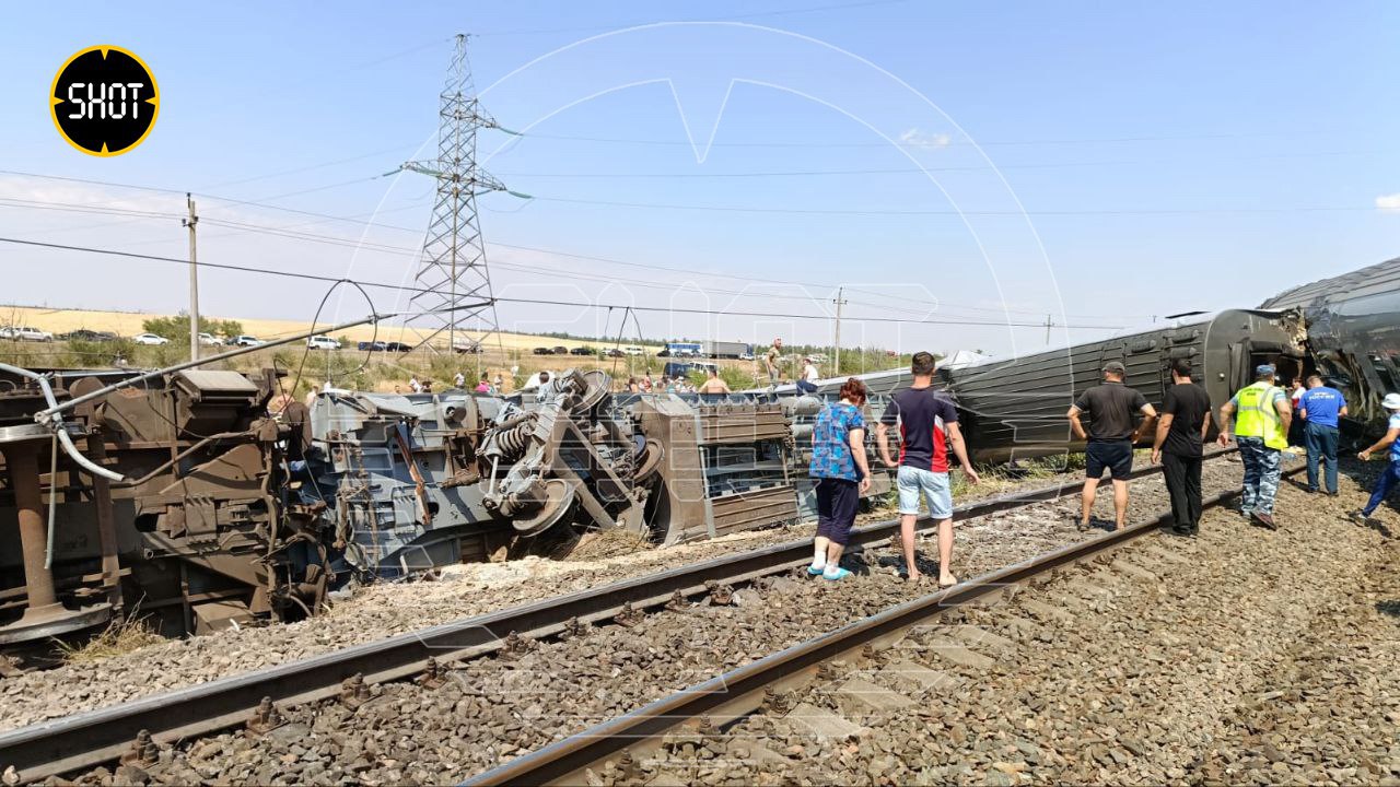 Под Волгоградом сошел с рельсов пассажирский поезд: в нем находились 812 пассажиров
