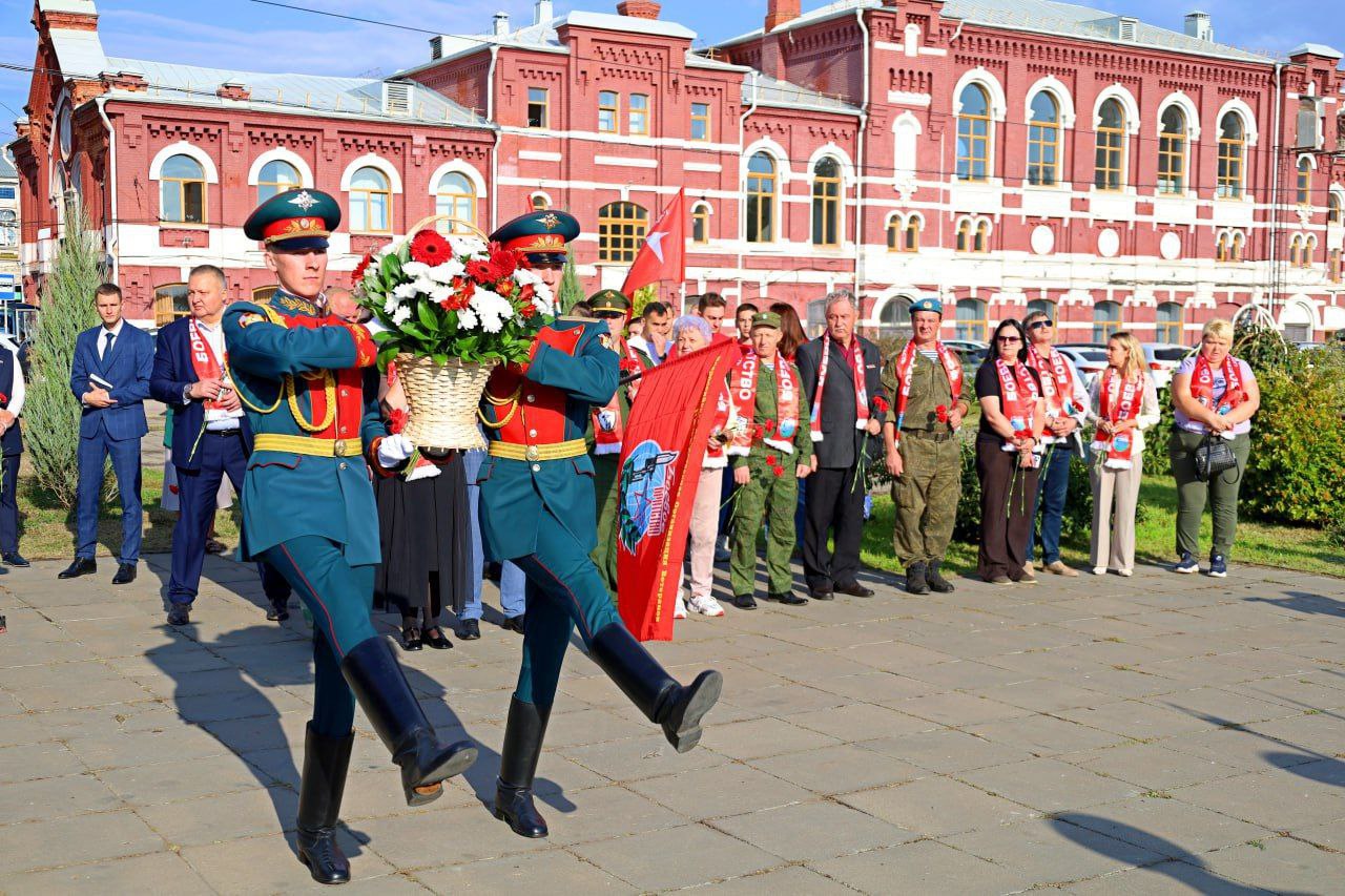 открытие памятной доски аксенову