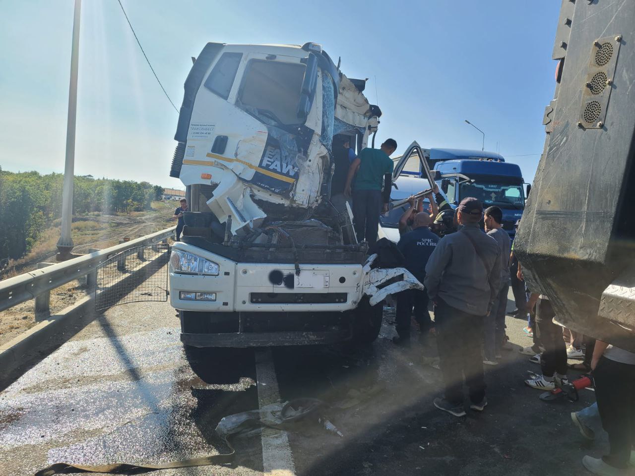 Водитель фуры погиб в ДТП на саратовской трассе