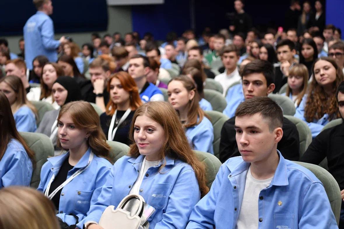 Местные власти в Саратовской области не хотят создавать молодежные центры