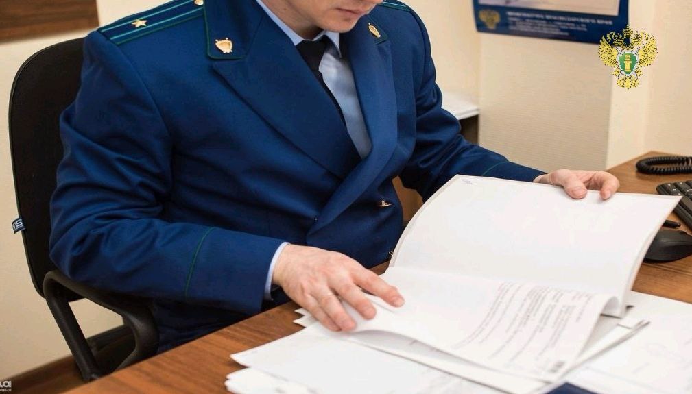 Директора саратовской УК оштрафовали за протекающую крышу дома