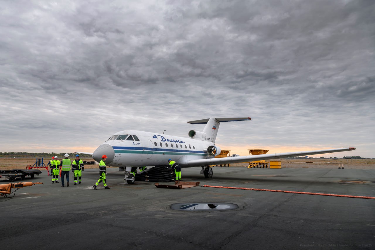 В саратовском аэропорту тренировались эвакуировать самолеты