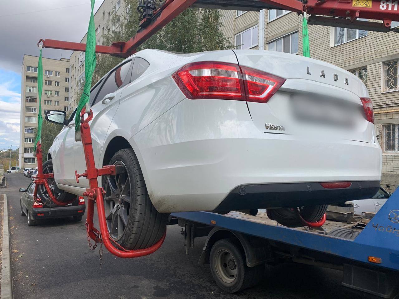 Устроивший ДТП саратовец выплатил 400 тысяч рублей за ущерб только после ареста машины