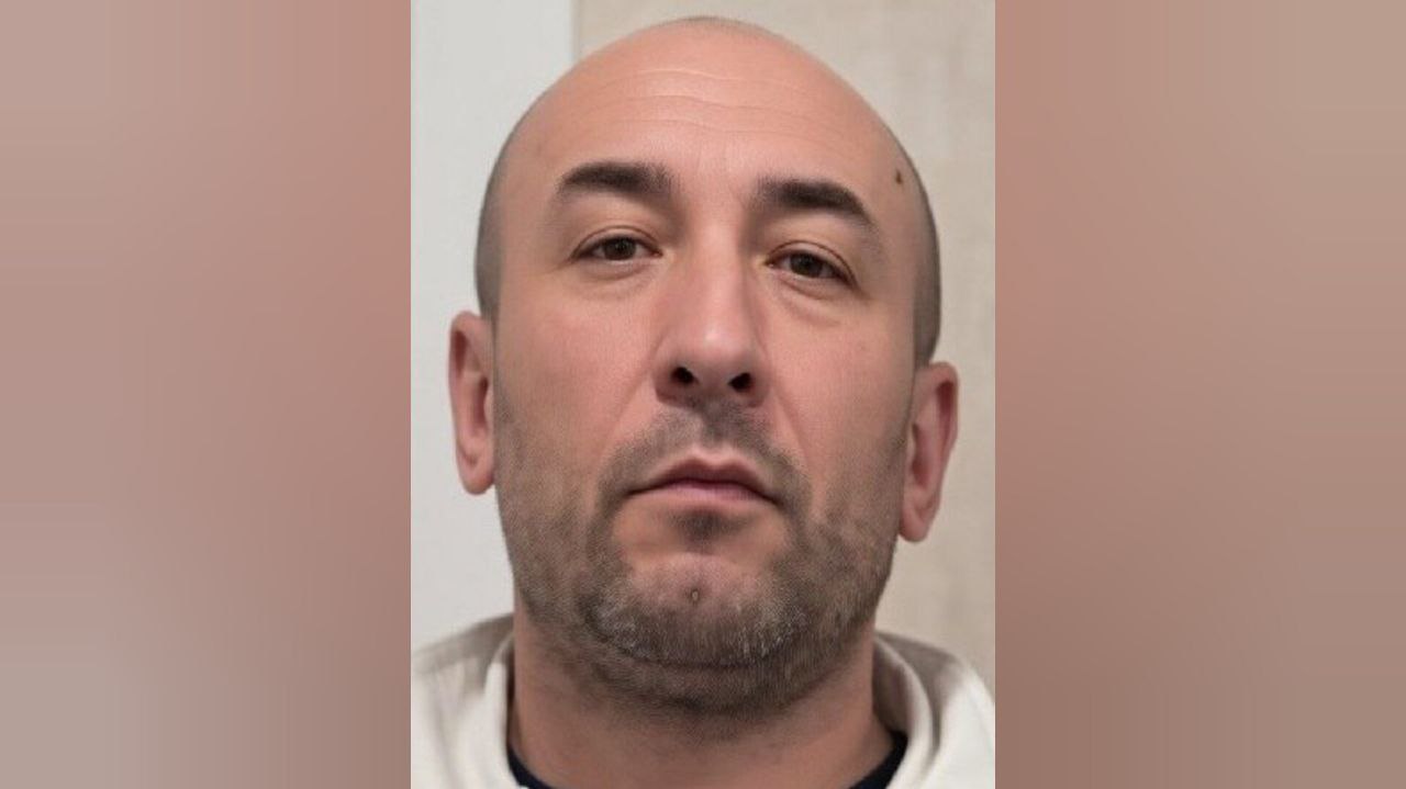 В Саратове ищут пропавшего в канун Нового года мужчину в сером пальто