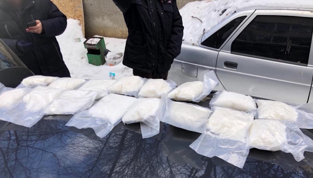 В Саратовской области задержали курьера, перевозившего 8 килограммов наркотиков