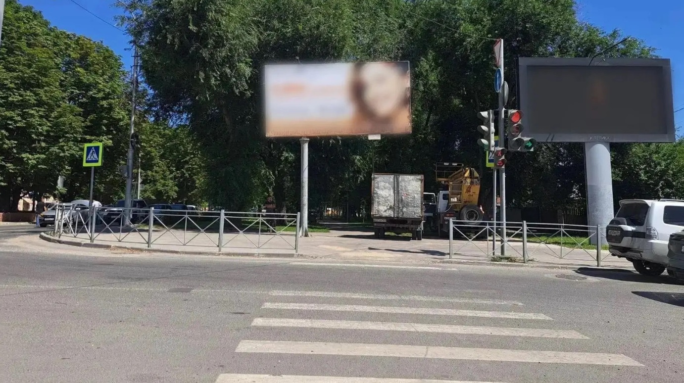 Власти очистили Саратов от 101 рекламного щита