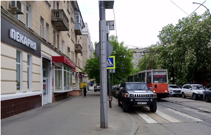 Трамваи в Мирном переулке