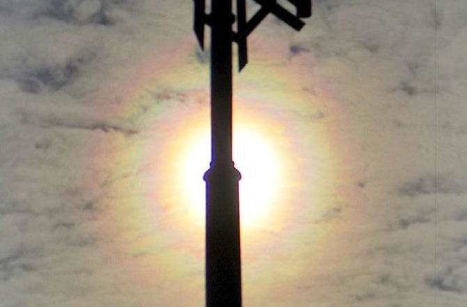 Саратовцы заметили в небе солнечные венцы