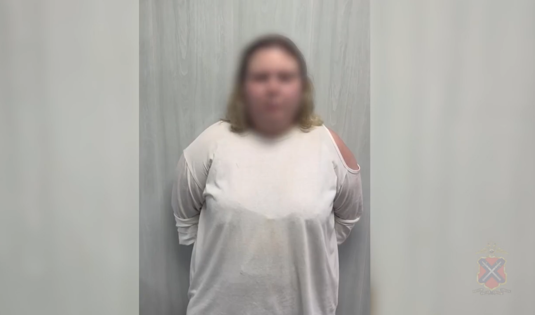 Девушка поймала выброшенные из окна 7 млн рублей и уехала на такси в Саратов