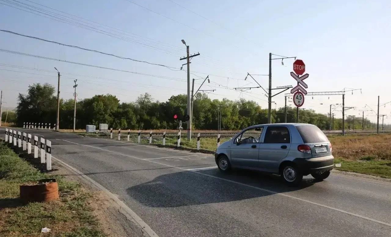 Железнодорожники на ночь закроют переезд в Гагаринском районе Саратова