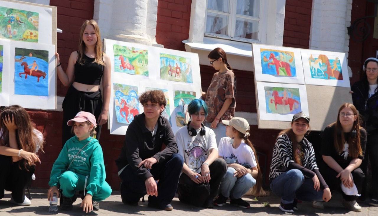 Юные художники в Хвалынске