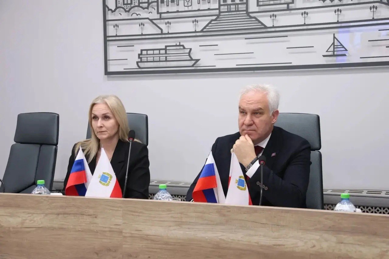 Спикер Саратовской облдумы предложил шахматами отвлекать школьников от опасного досуга Спикер Саратовской облдумы предложил шахматами отвлекать школьников от опасного досуга