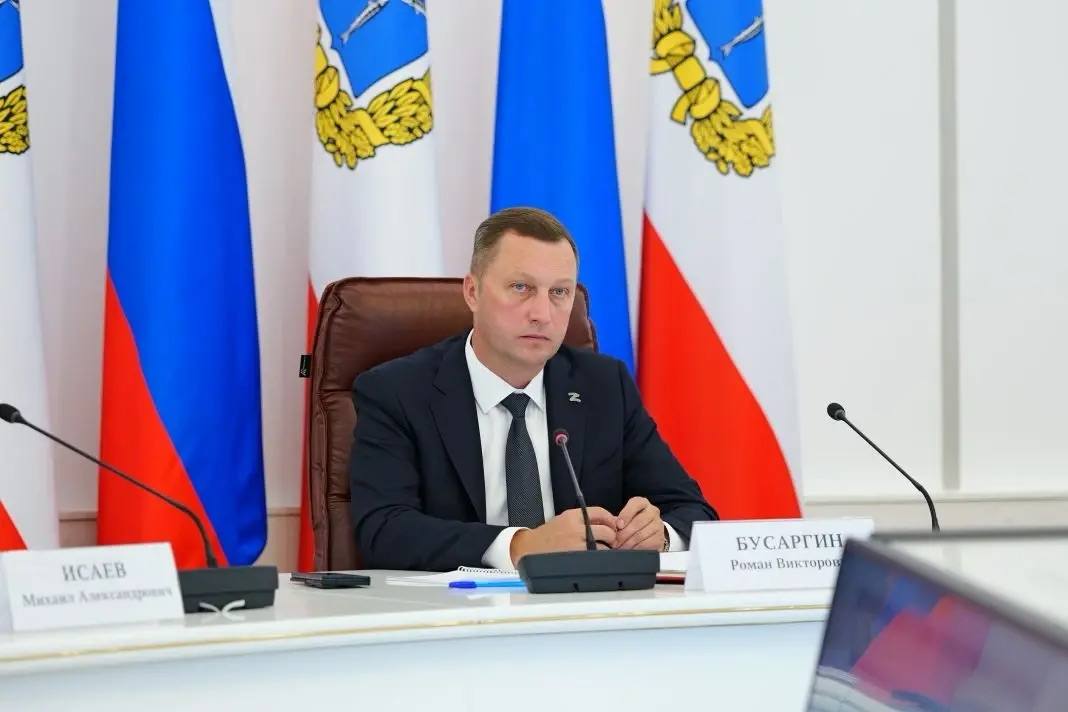 Саратовским медикам и соцработникам повысят зарплату с 1 августа
