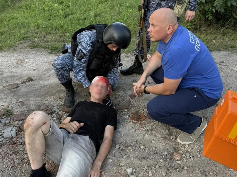 Саратовские росгвардейцы спасли велосипедиста с разбитой головой