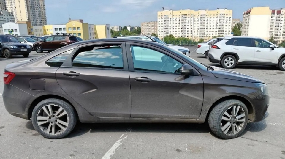 Саратовский автолюбитель накопил 90 штрафов и спрятал свою машину от приставов