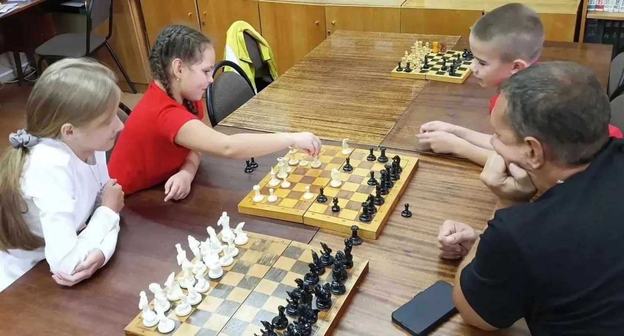 Юные шахматисты из Энгельса решили побороться за кубок губернатора