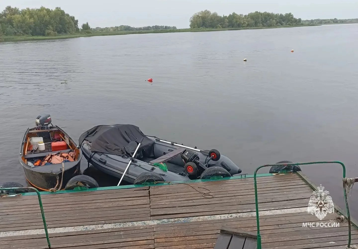 Под Саратовом мужчина выпал из лодки в Волгу Под Саратовом мужчина выпал из лодки в Волгу