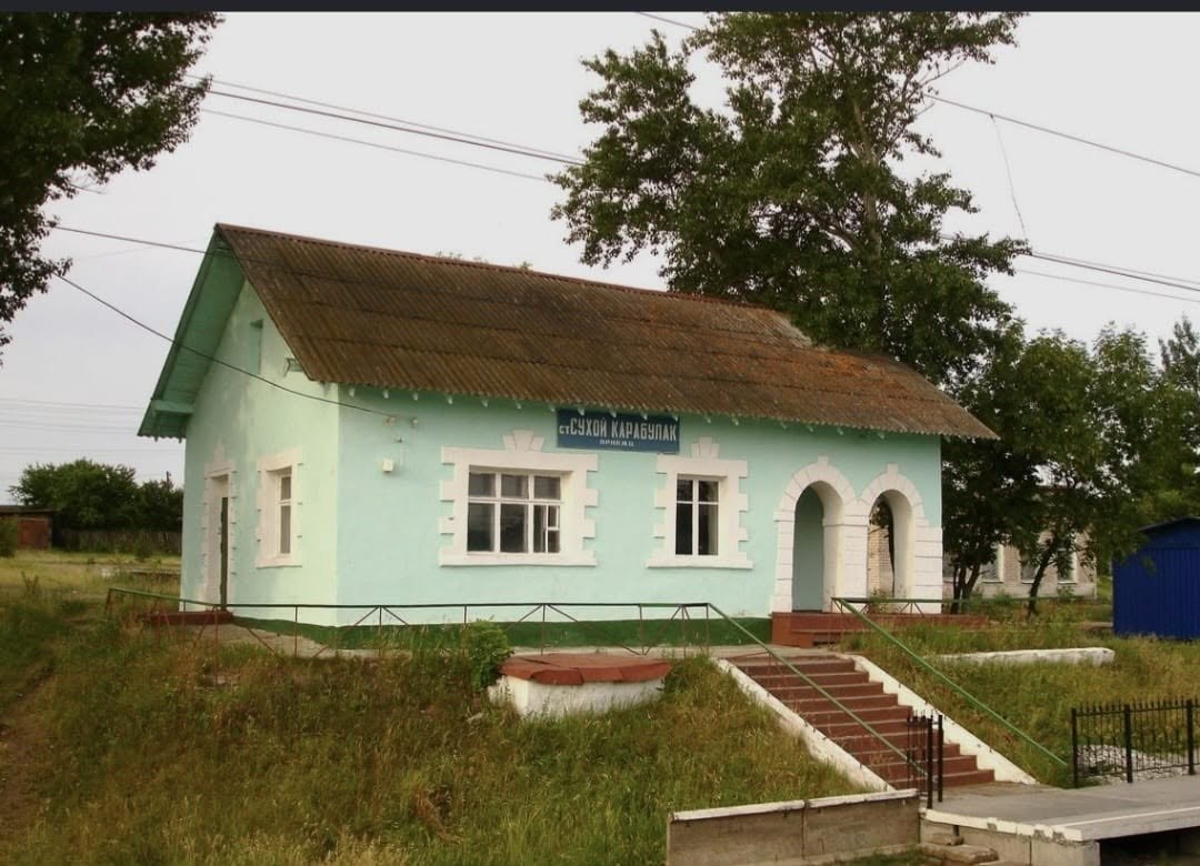Прокуроры заставили убрать с путей мешающий пассажирам грузовой поезд