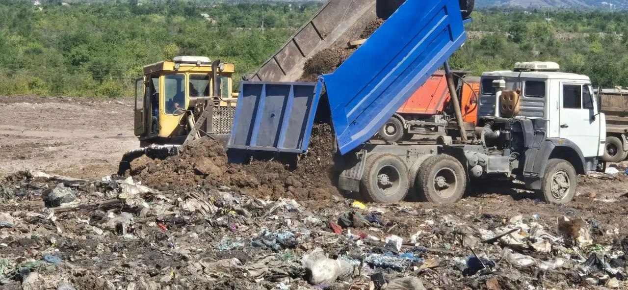 В Балакове спустя пять дней потушили пожар на городской свалке