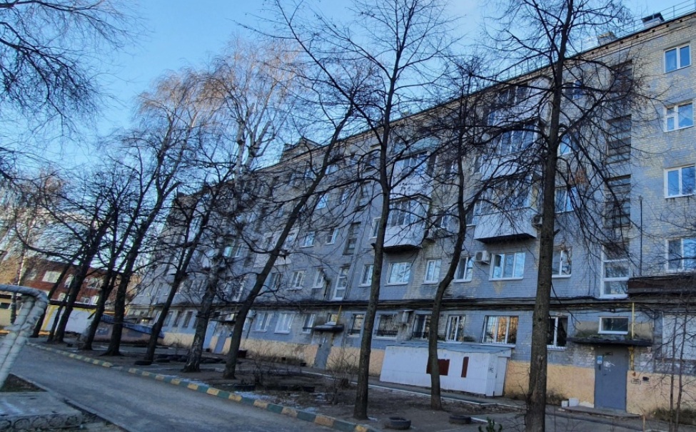 В Саратове пять человек спасли из горящей пятиэтажки на Жуковского