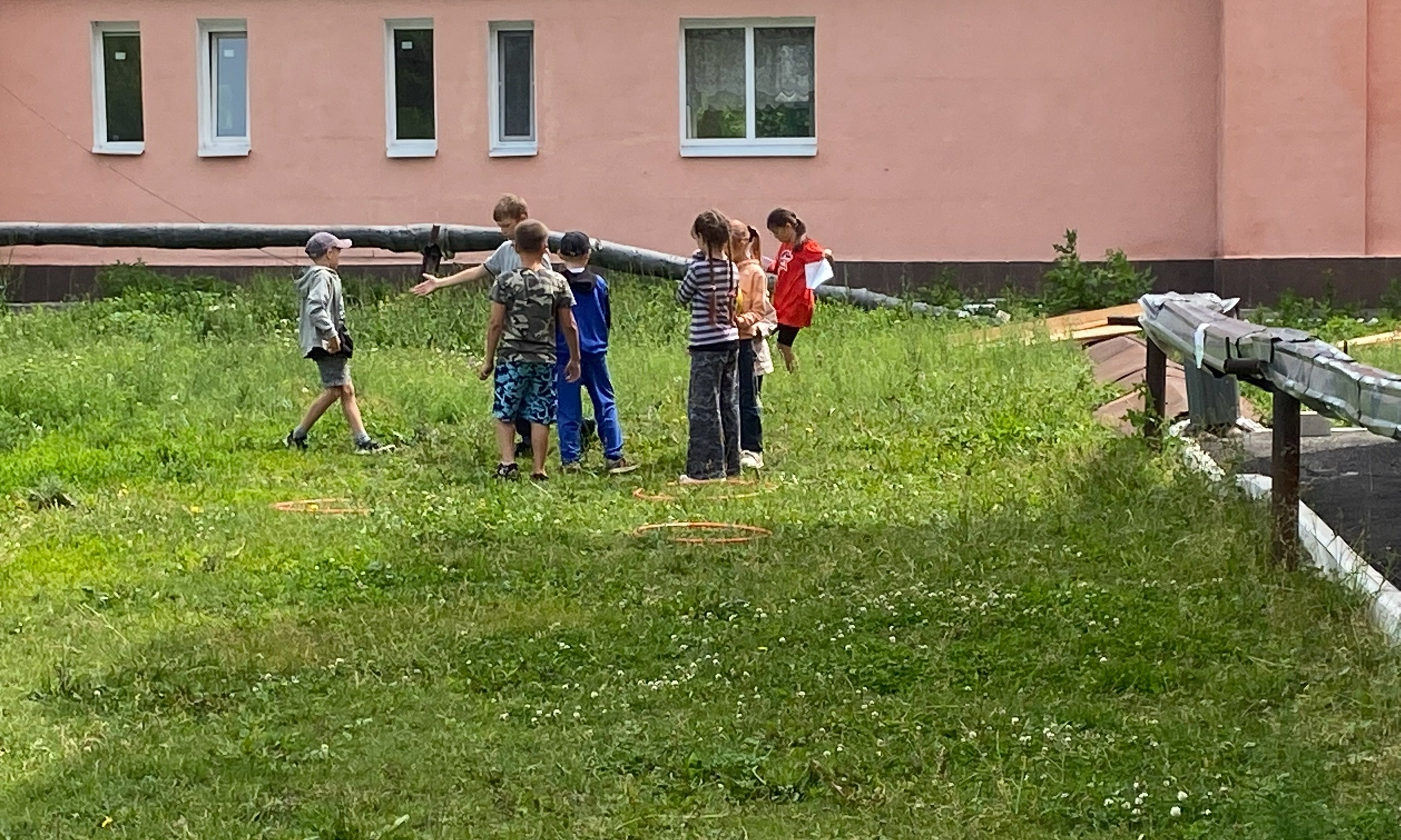 Двор школы в Екатериновке до ремонта