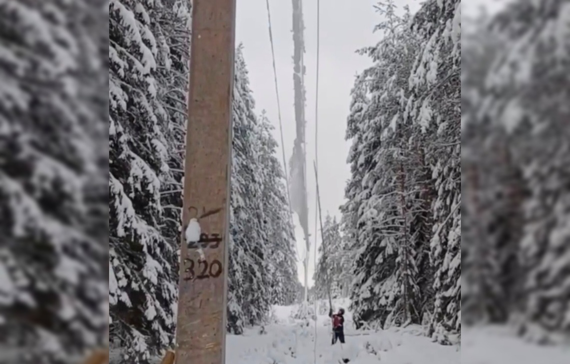 Снег и лед на проводах