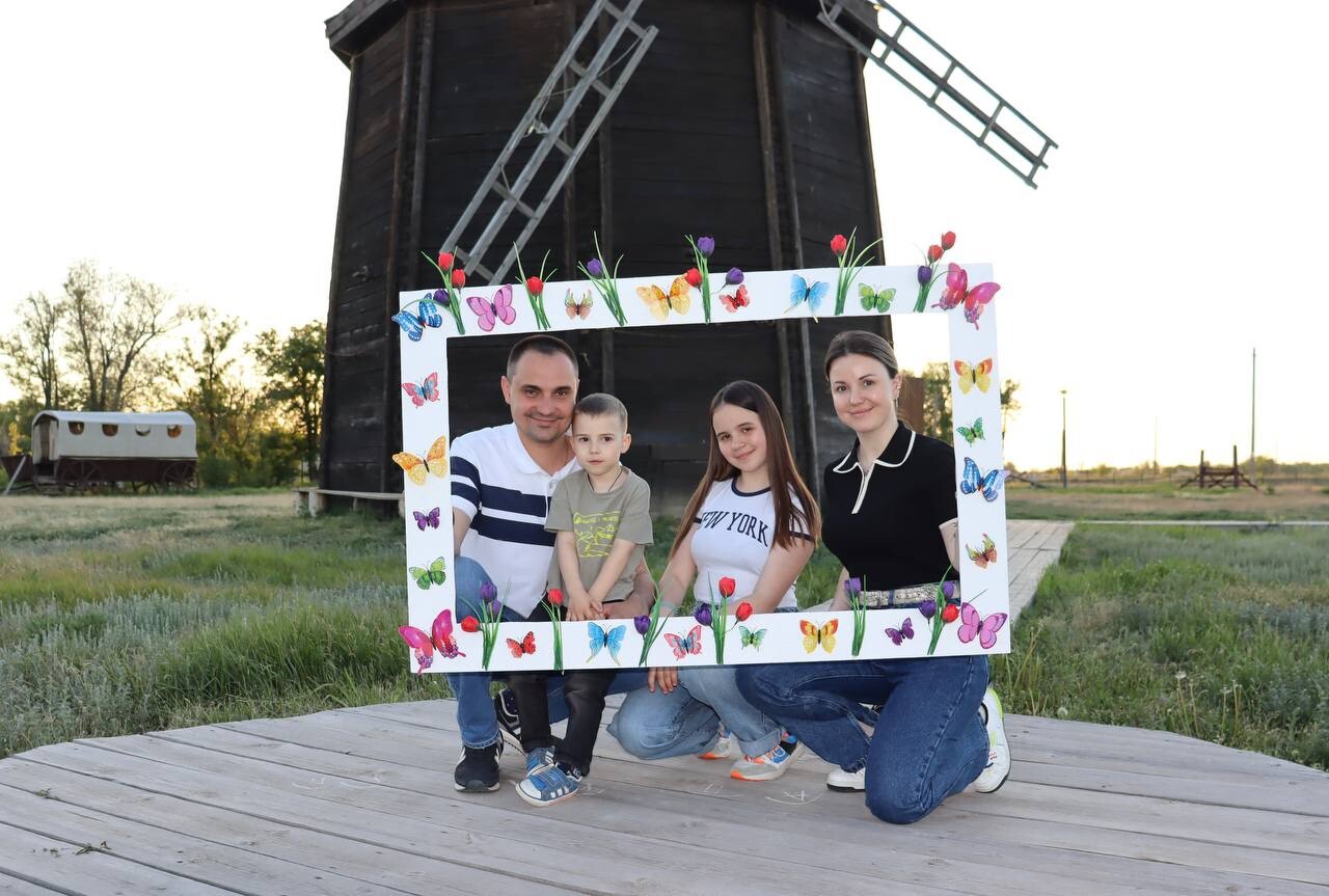 Дмитрий Живайкин с семьей
